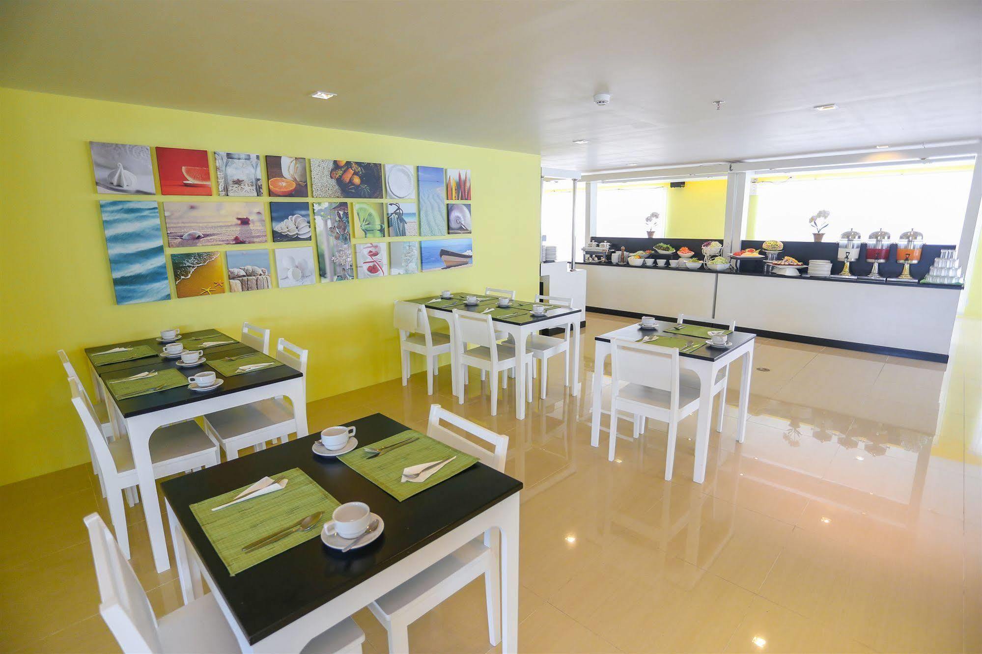 Hotel R-Con Rest Sea à Pattaya Extérieur photo