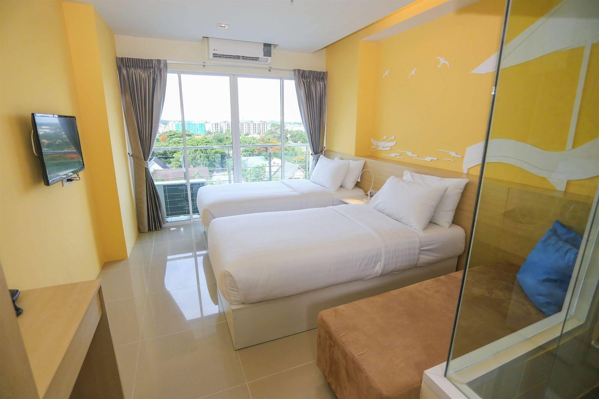 Hotel R-Con Rest Sea à Pattaya Extérieur photo