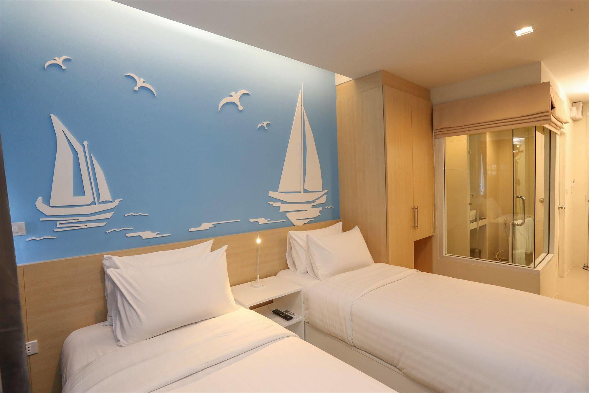 Hotel R-Con Rest Sea à Pattaya Extérieur photo